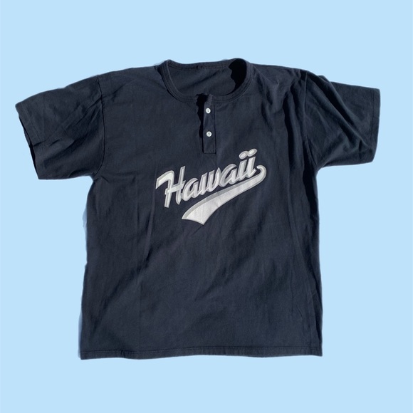Hawaii graphic T-shirt - Picture 1 of 2